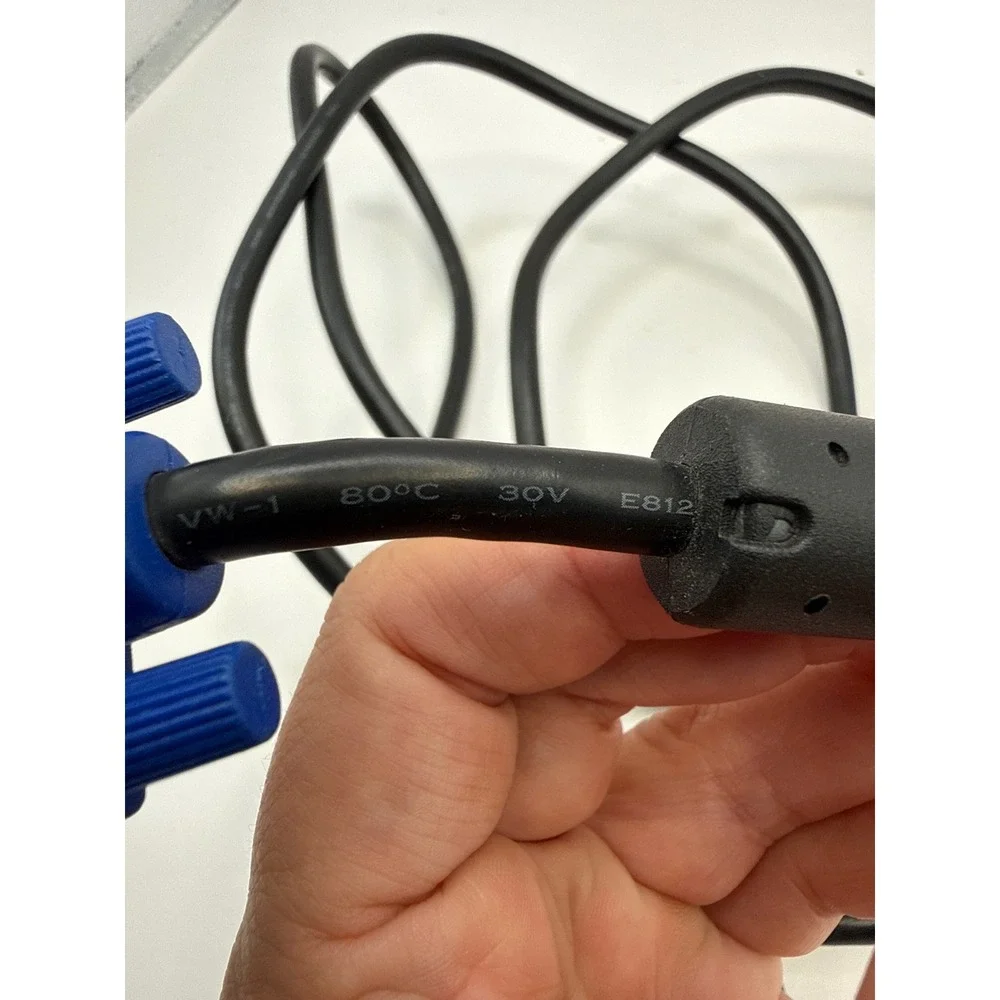 JCE VGA Monitor Cable 15-Pin Male to Male Blue Connectors Ferrite Core Black